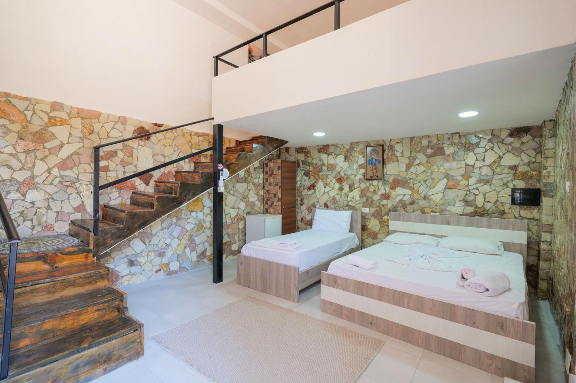Garden Villa Lake Side & Glamping Ksamil Eksteriør billede