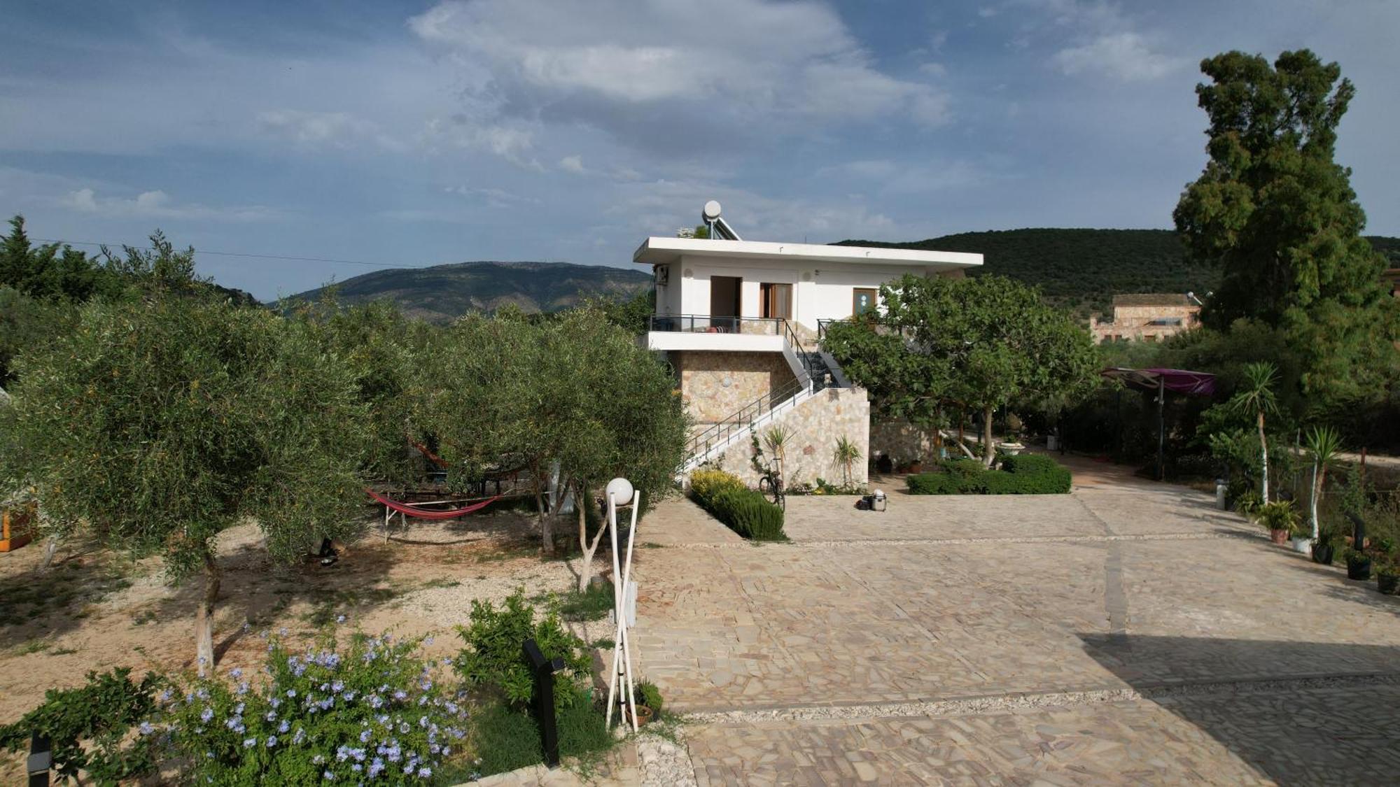 Garden Villa Lake Side & Glamping Ksamil Eksteriør billede