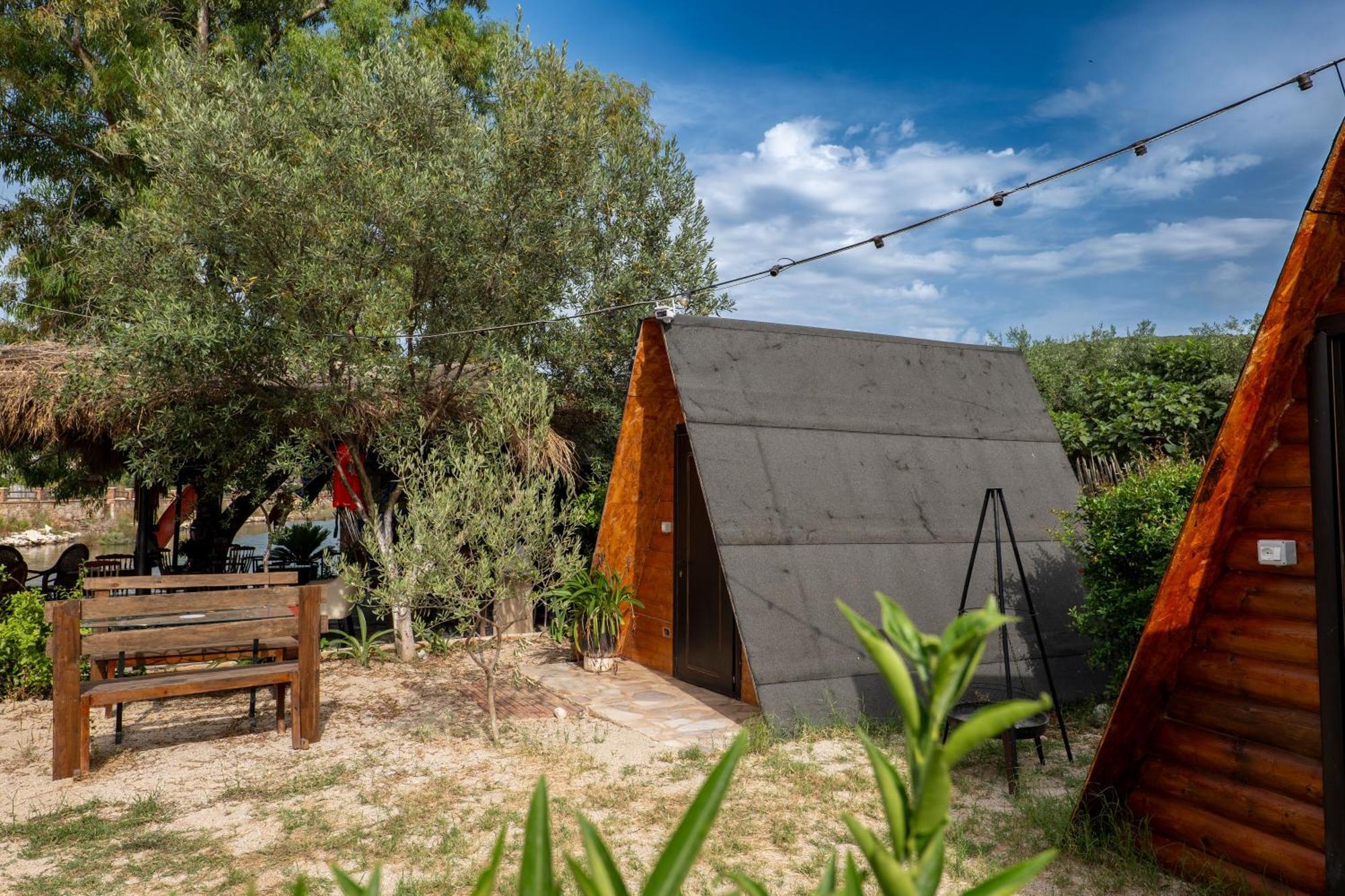 Garden Villa Lake Side & Glamping Ksamil Eksteriør billede