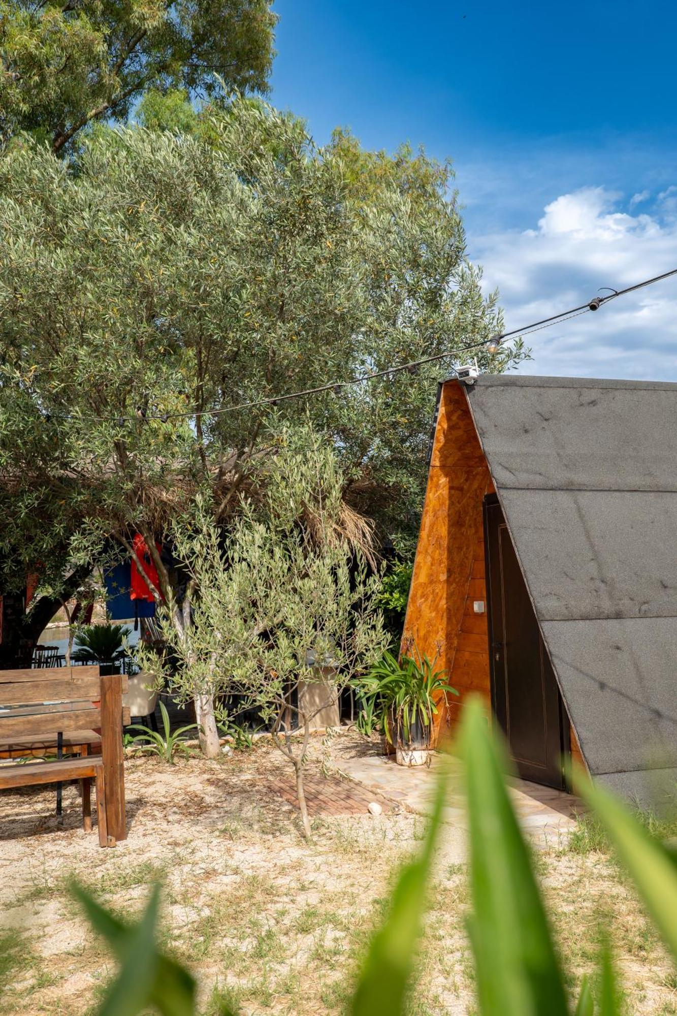 Garden Villa Lake Side & Glamping Ksamil Eksteriør billede