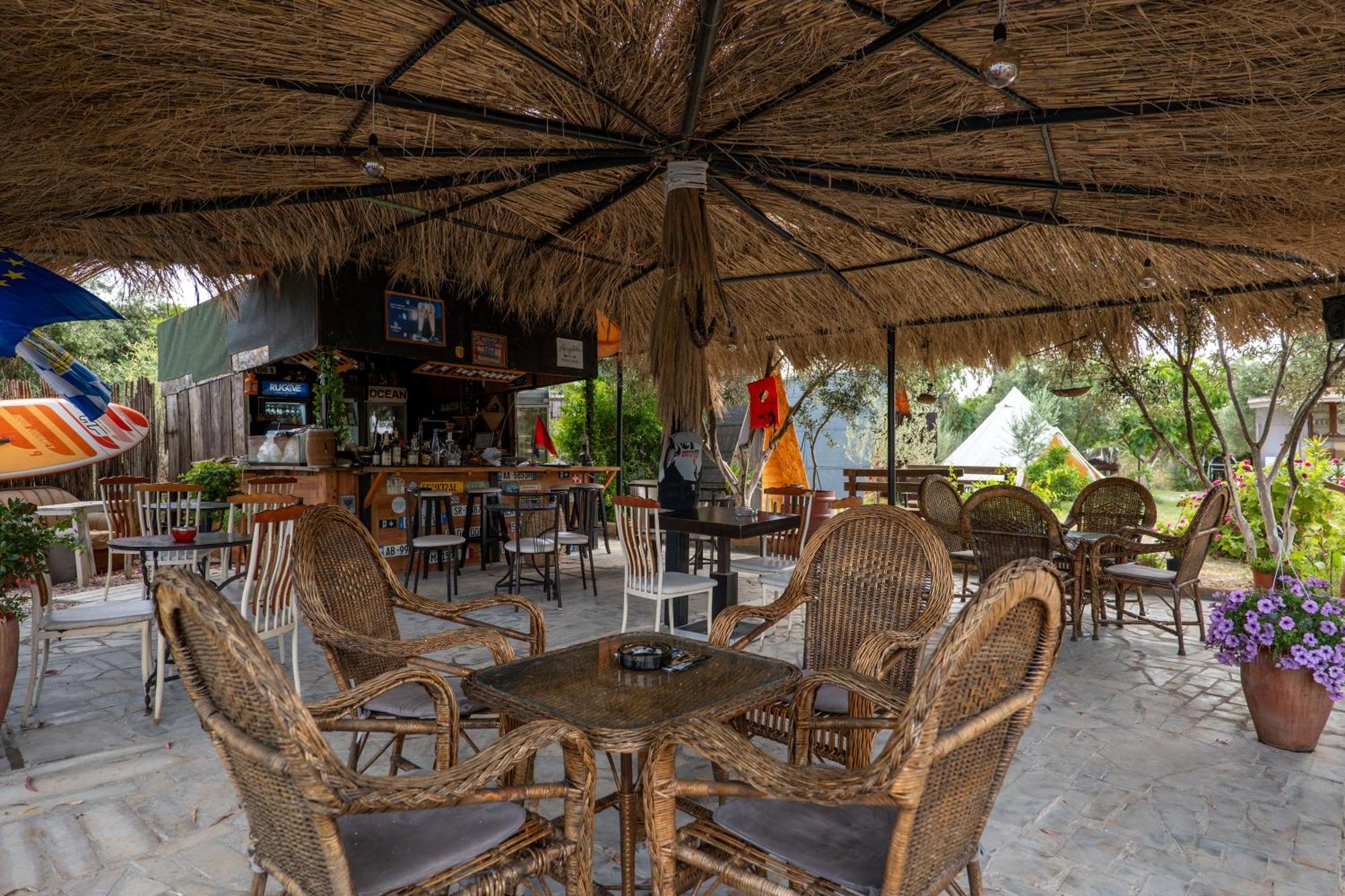 Garden Villa Lake Side & Glamping Ksamil Eksteriør billede
