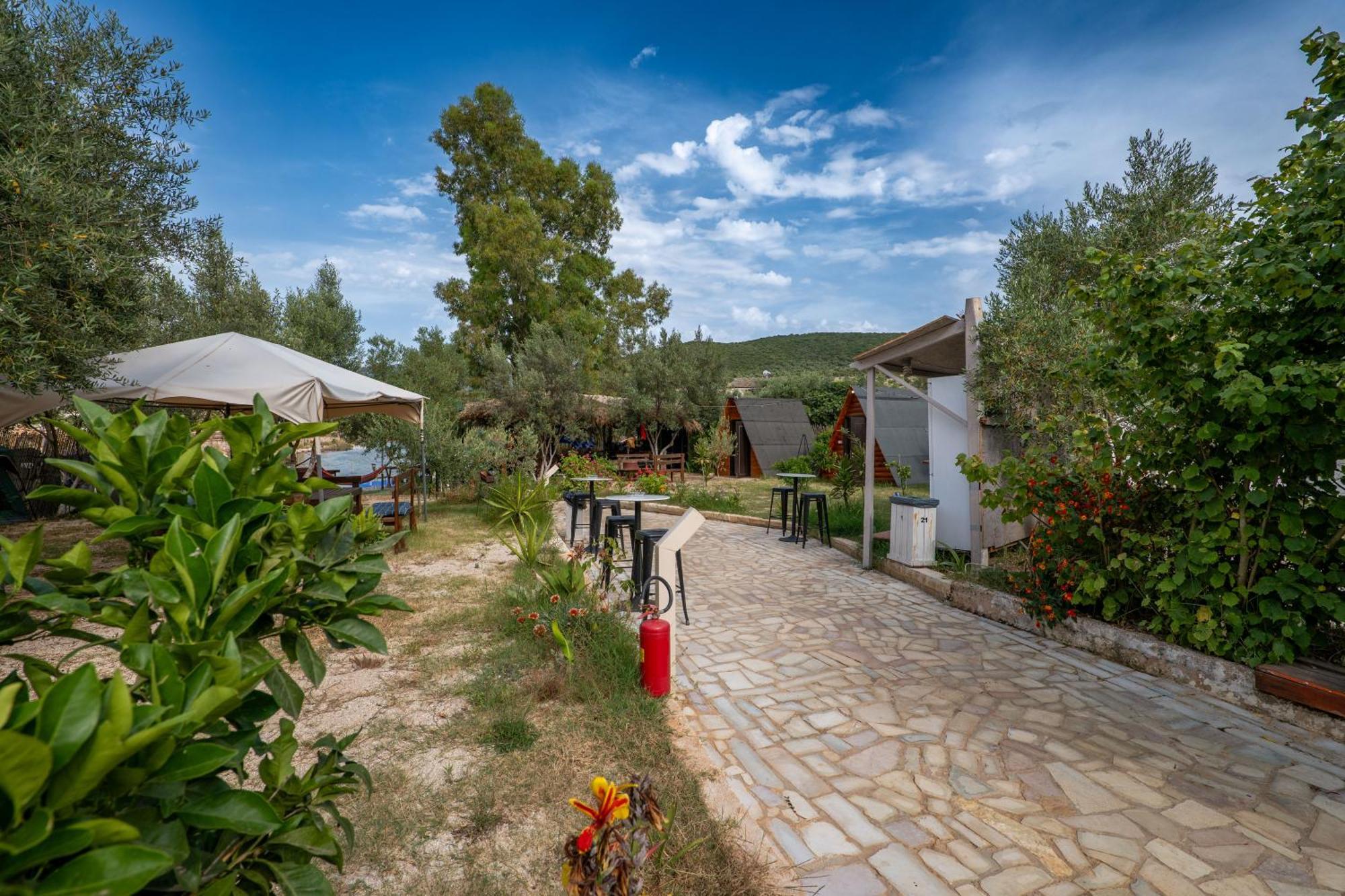 Garden Villa Lake Side & Glamping Ksamil Eksteriør billede