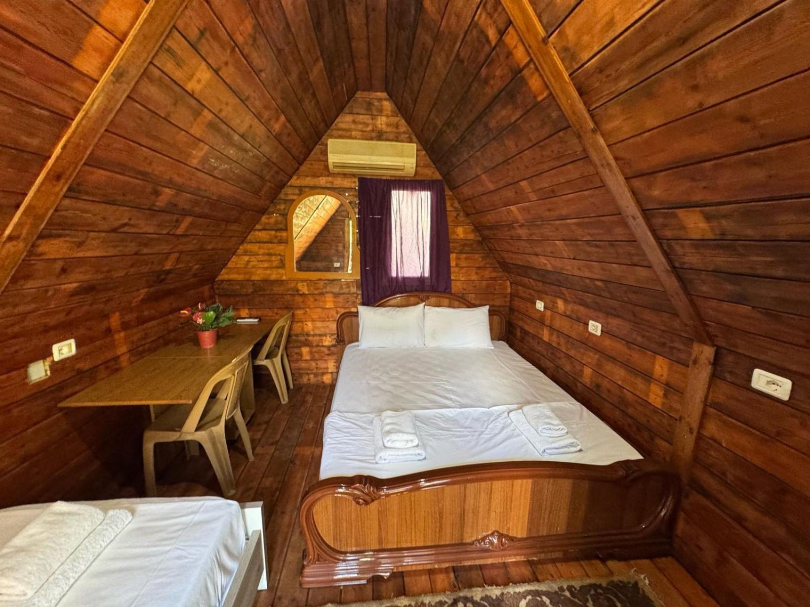Garden Villa Lake Side & Glamping Ksamil Eksteriør billede