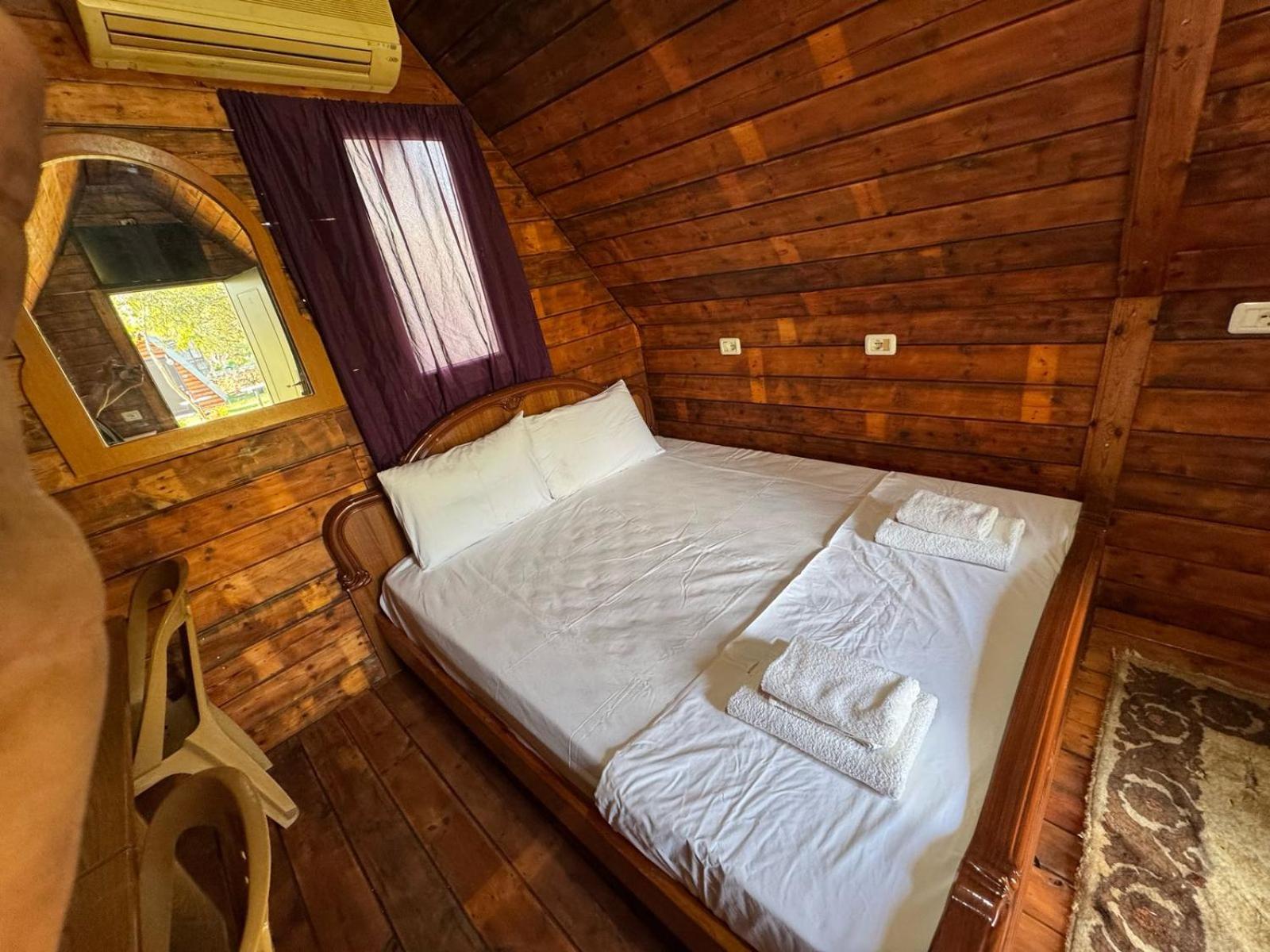 Garden Villa Lake Side & Glamping Ksamil Eksteriør billede